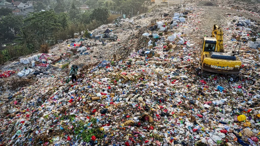 Waste Mismanagement-  causes of climate change in India
